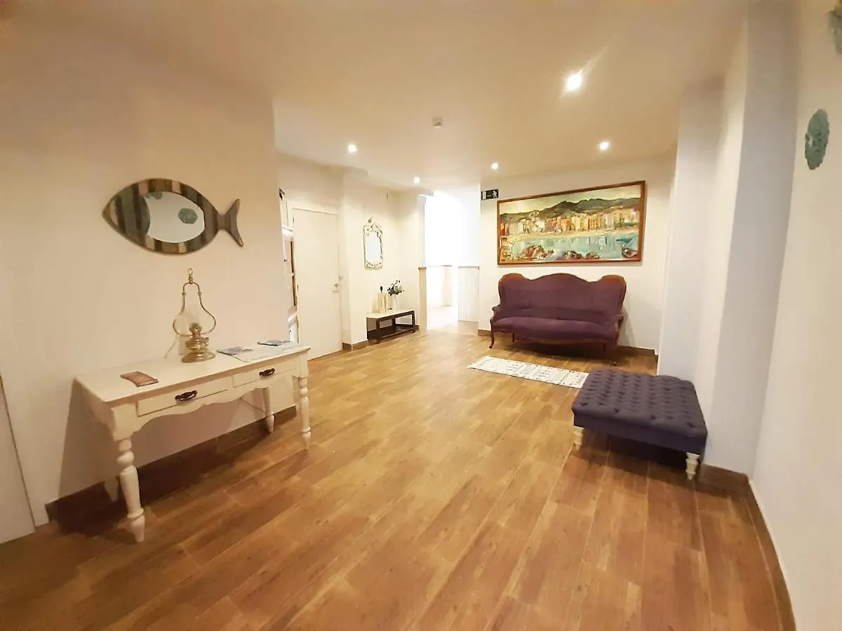 호텔 Hostal Lloret Playa